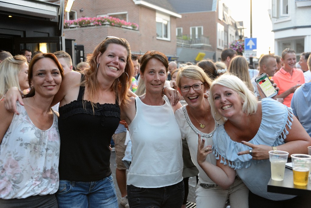 ../Images/Zomercarnaval Noordwijkerhout 2016 463.jpg